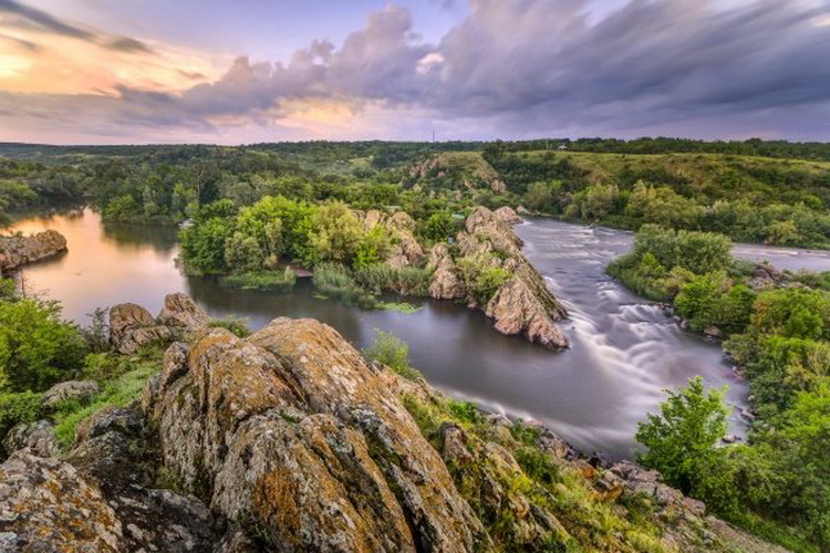 УКРАЇНСЬКА АРІЗОНА  – Актовський каньйон, Пуп Землі, радонове озеро. Пляж та рафтинг